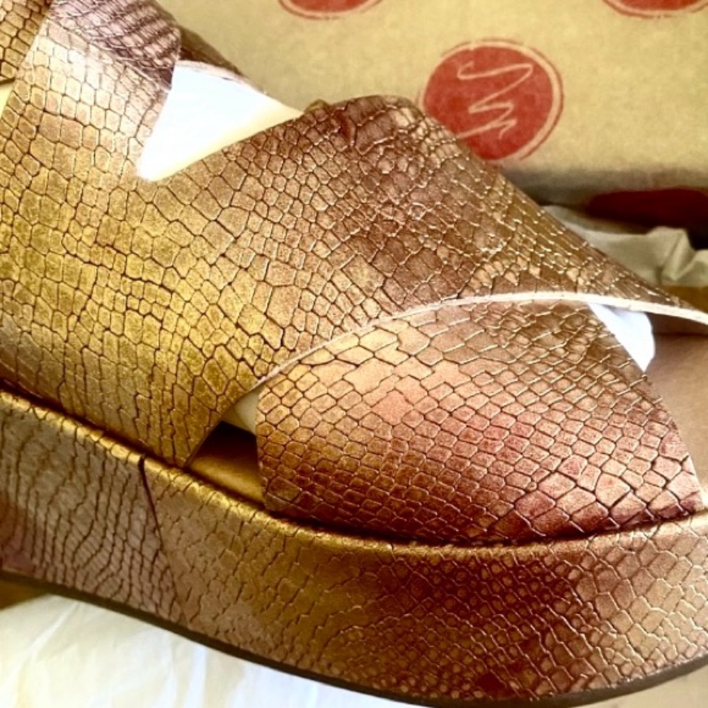 MATISSE RUNAWAY ROSE GOLD SNAKE PLATFORM SANDALS/7 - Picture 8 of 14